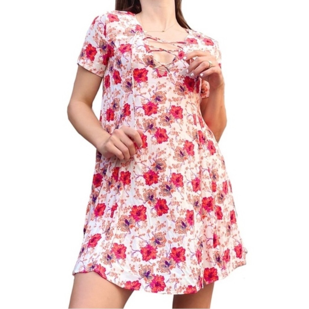 Astr Red and White Floral Hibiscus Mini Dress